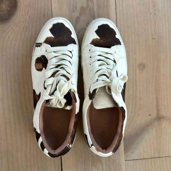 FRYE women’s ivy low lace leather suede sneakers cow print 7.5 - Picture 2 of 6